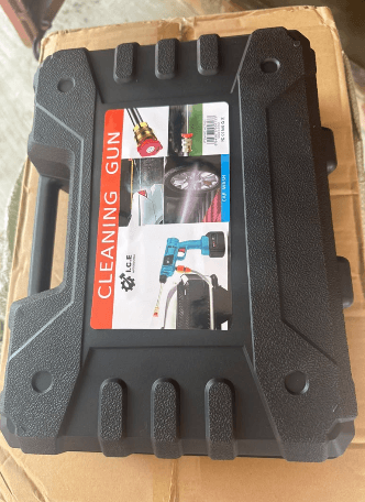 Cleaning gun carry case, closed